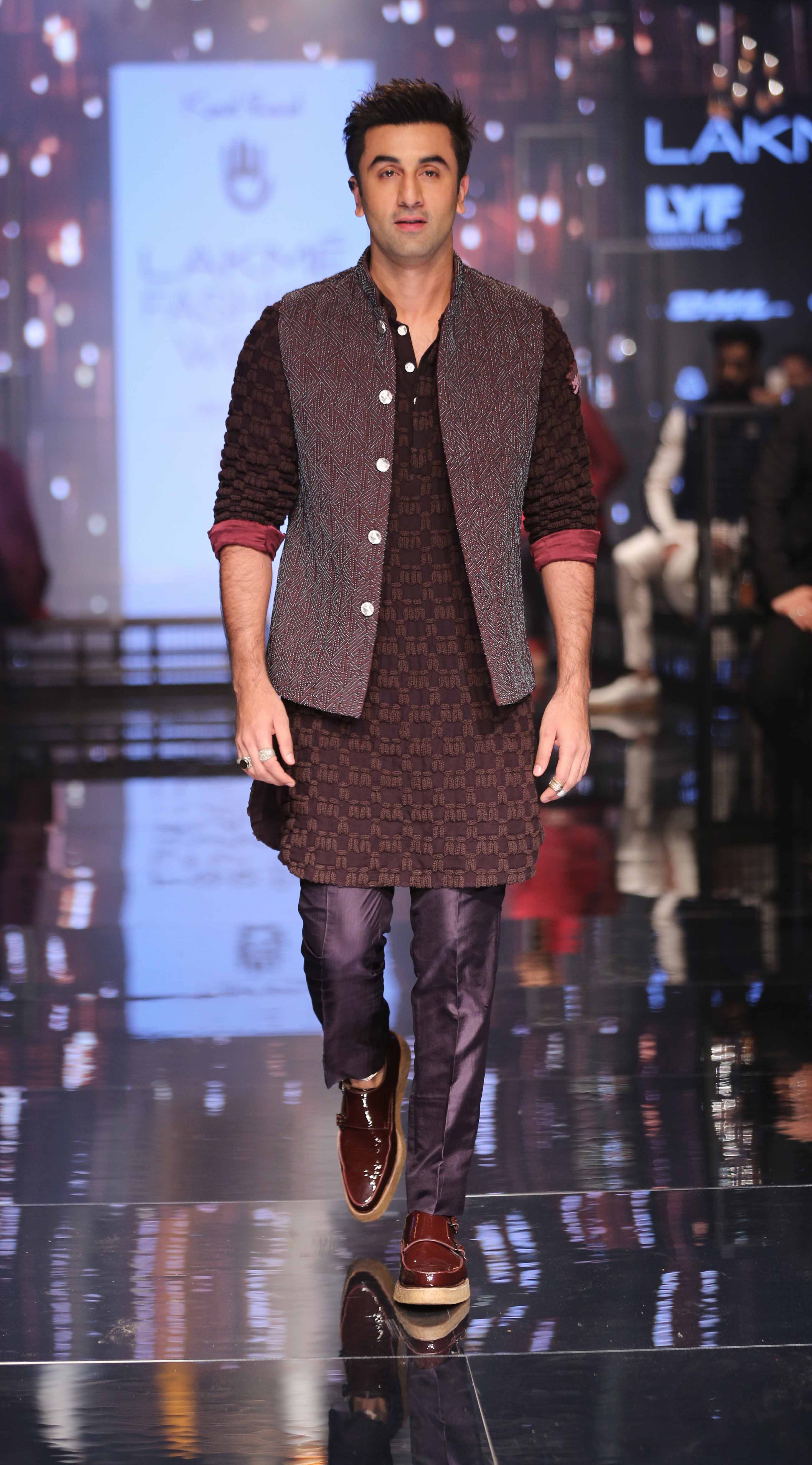 Ranbir Kapoor Walks On Ramp In Lungi-Style Pants And His Look Is Sure To  Make You Skip A Heartbeat! (Watch Video)
