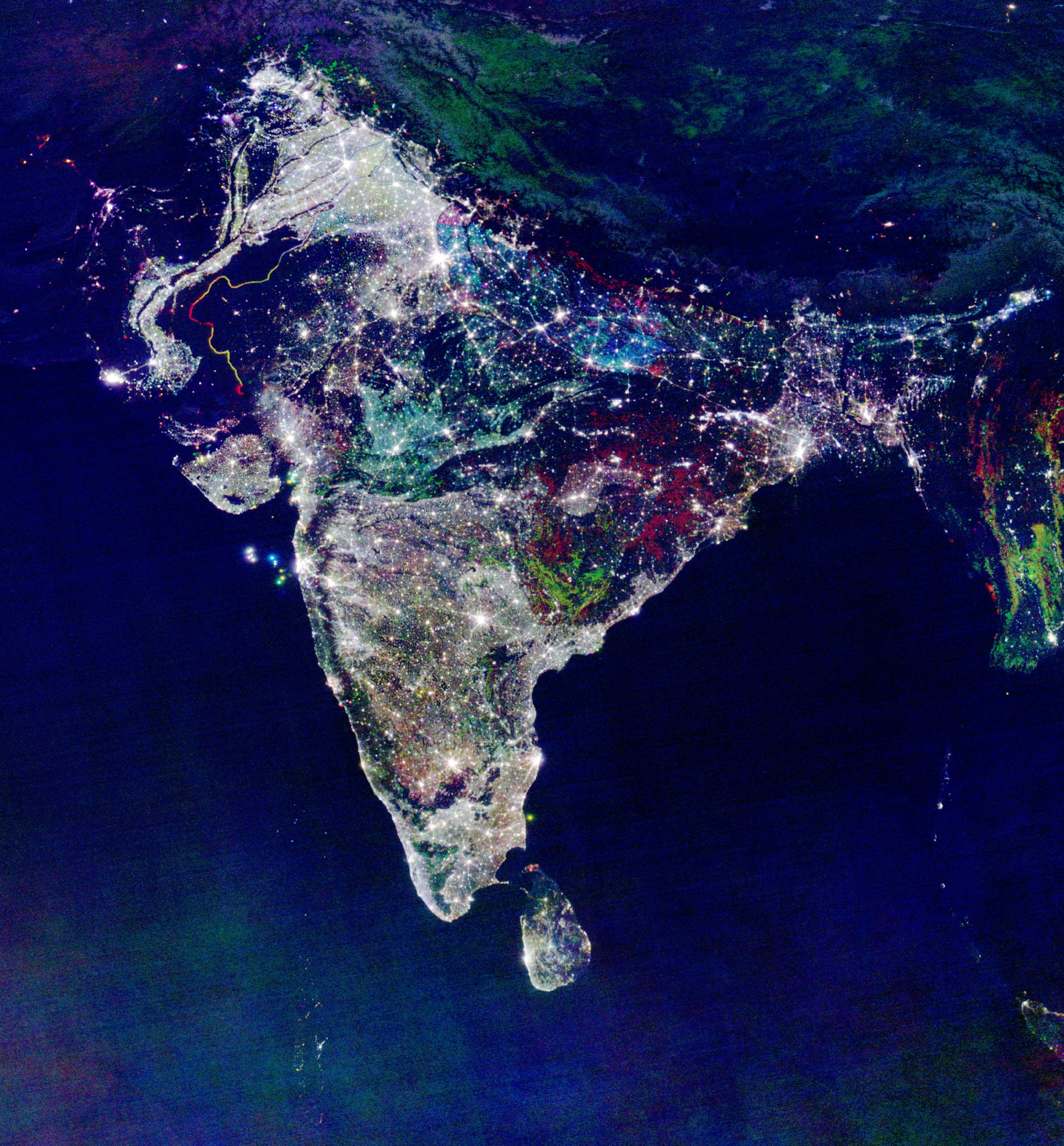 that-beautiful-image-of-nighttime-diwali-lights-in-india-it-s-an-old-fake