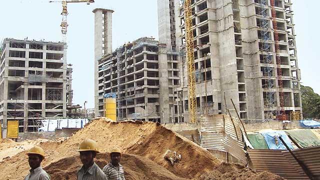 Realty sector prices may crash  30% - Daily News Analysis
