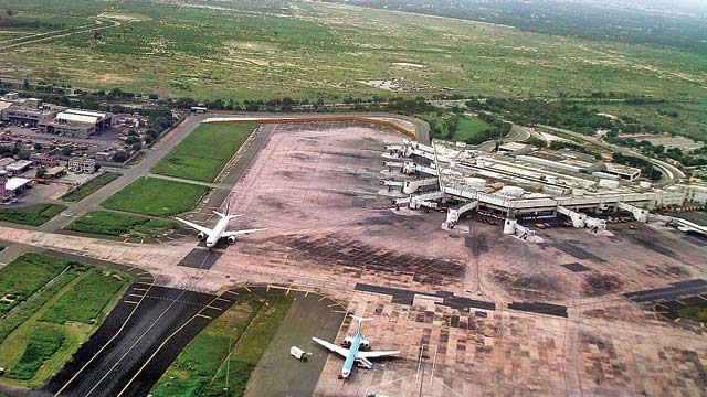 Air scare at Delhi airport as laser light blocks pilot's ... - 640 x 360 jpeg 63kB