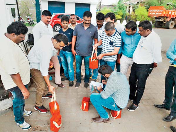 Thane crime branch raiding petrol pumps