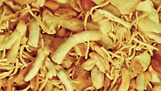 Unpackaged farsan just got costlier! - 640 x 360 jpeg 68kB