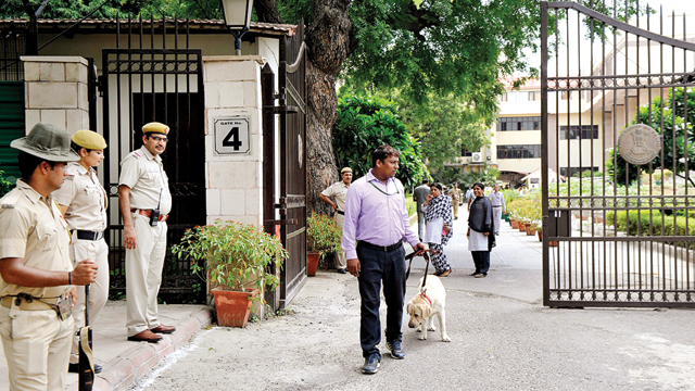 Bomb hoax at Delhi HC triggers panic, searches