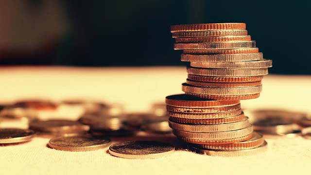 Couple dupes hundreds, flees with crores at Mahim