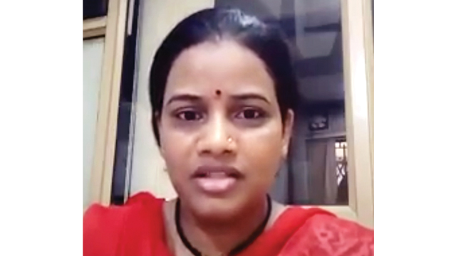 Woman sees man molesting 2 women, police deny help