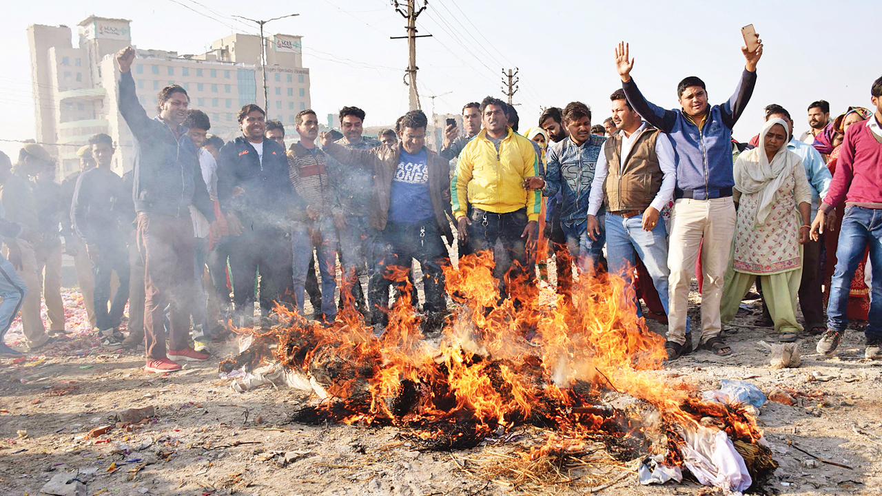 Infant death Family protests outside Max hospital