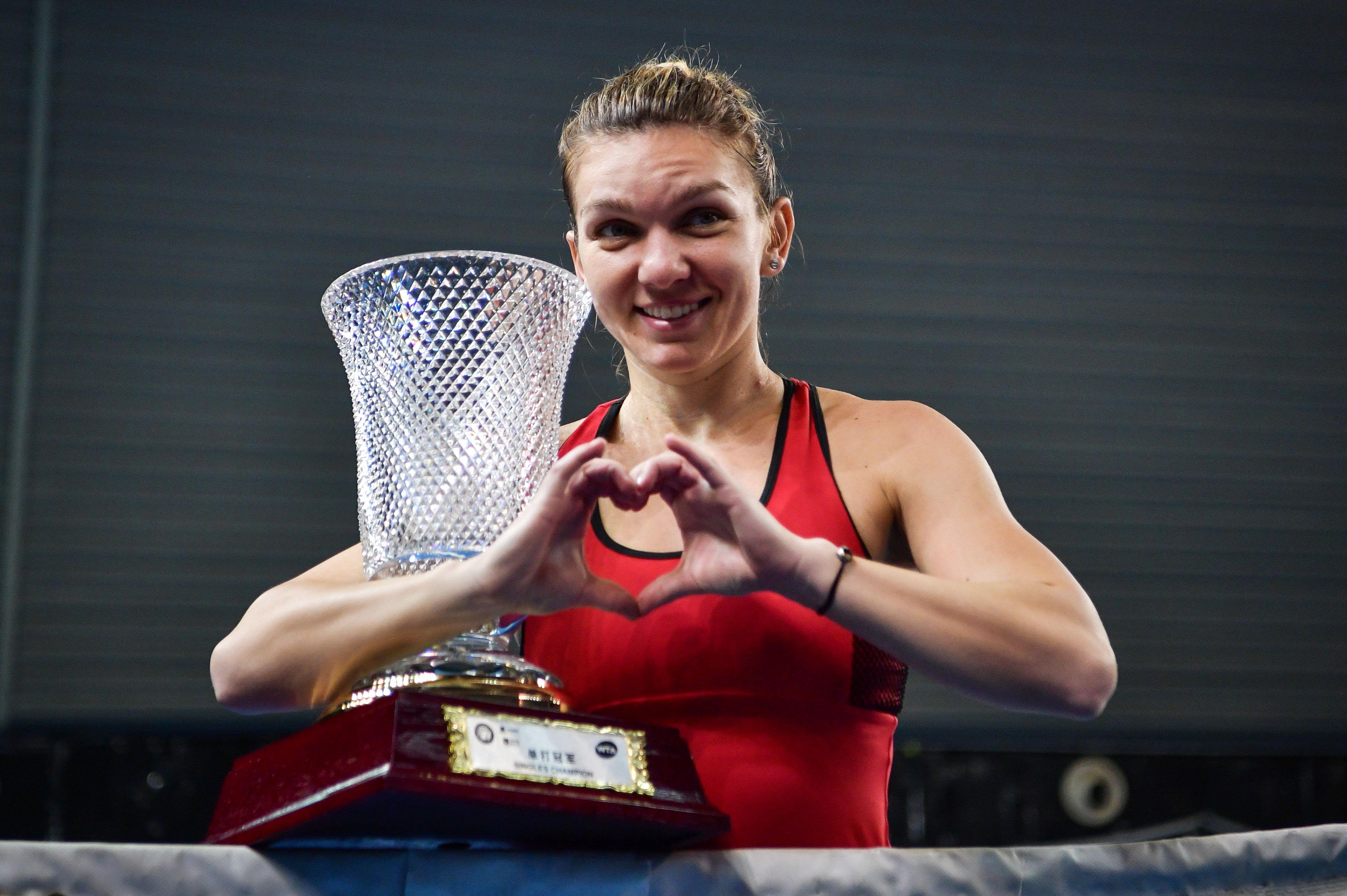 Shenzhen Open: Simona Halep warms up for Australian Open ... - 4000 x 2663 jpeg 1185kB