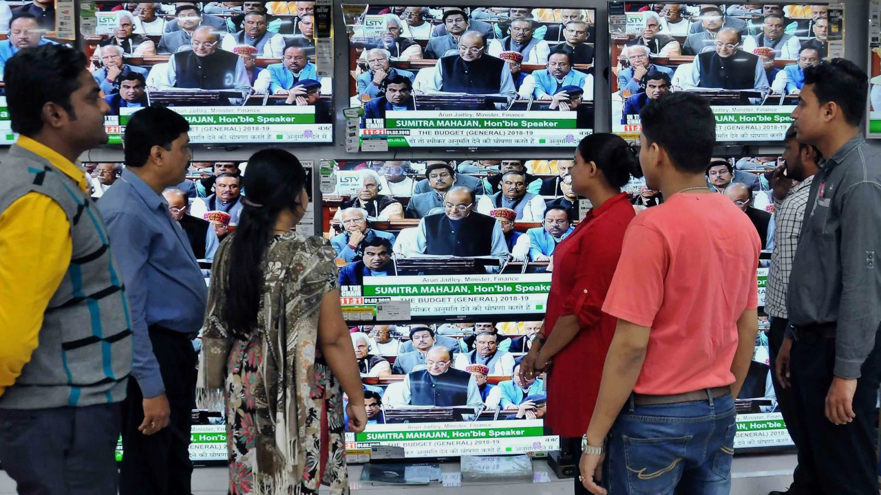 Union Budget 2018: Jaitley takes cues from Gujarat setback, banks on Modi&rsquo;s popularity with salaried class