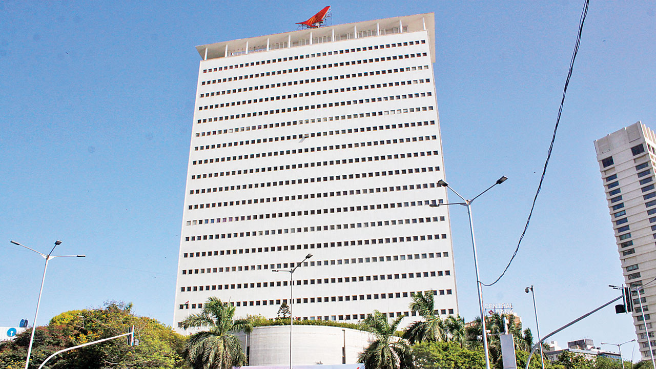 Cash-strapped Air India puts iconic tower at Nariman Point on the block