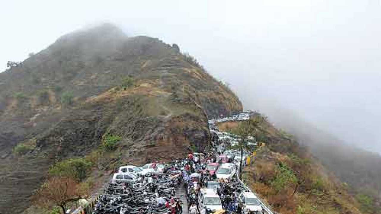 Monsoon getaway turns into nightmare at Sinhagad Fort