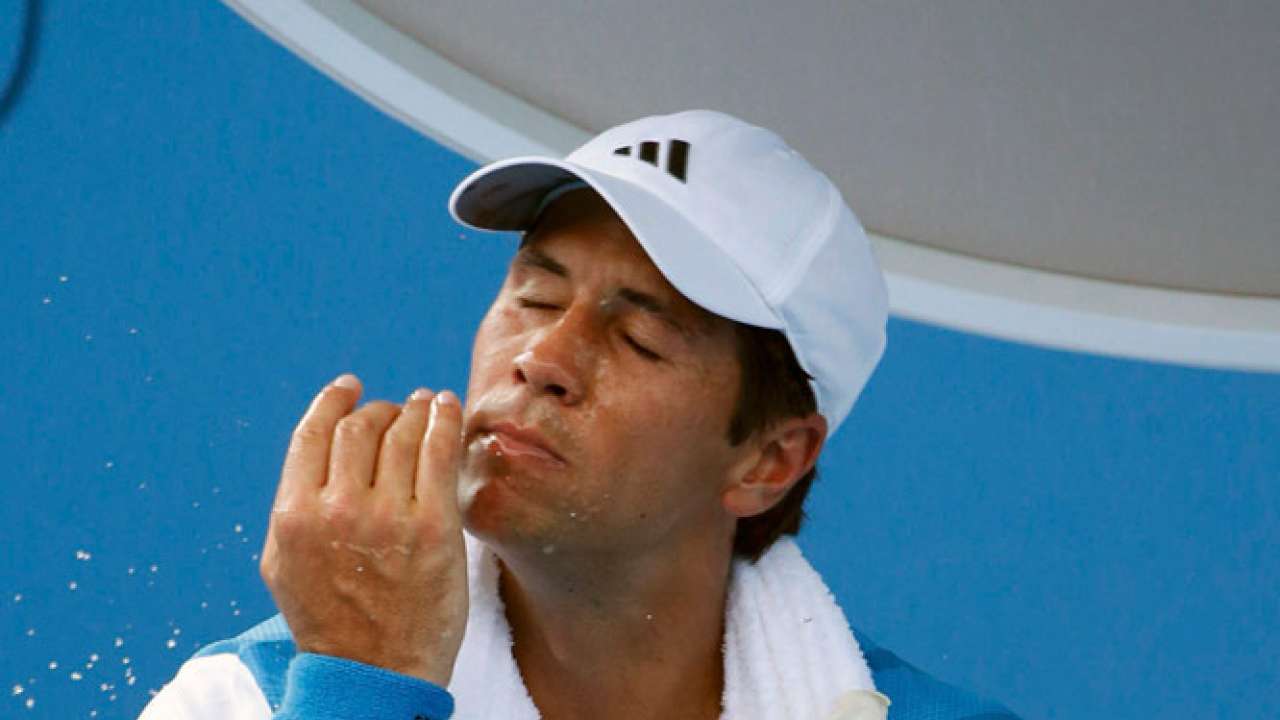 Tennis stars feel the heat at Australian Open as temperatures soar to