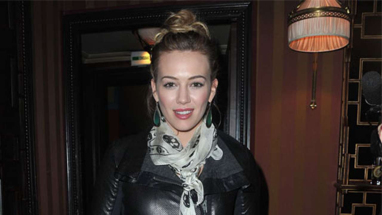 Hilary Duff Claims Leaked Nude Snaps Are Fake