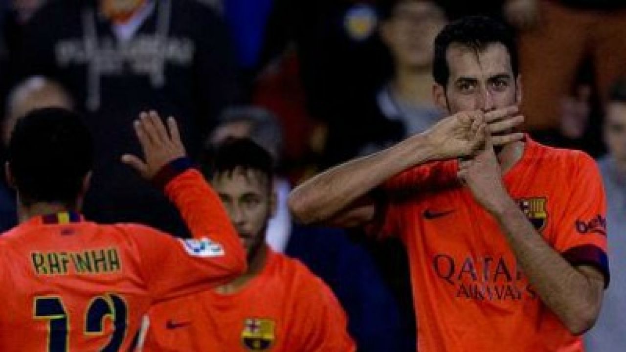 Sergio Busquets scores last minute goal against Valencia to give Barca