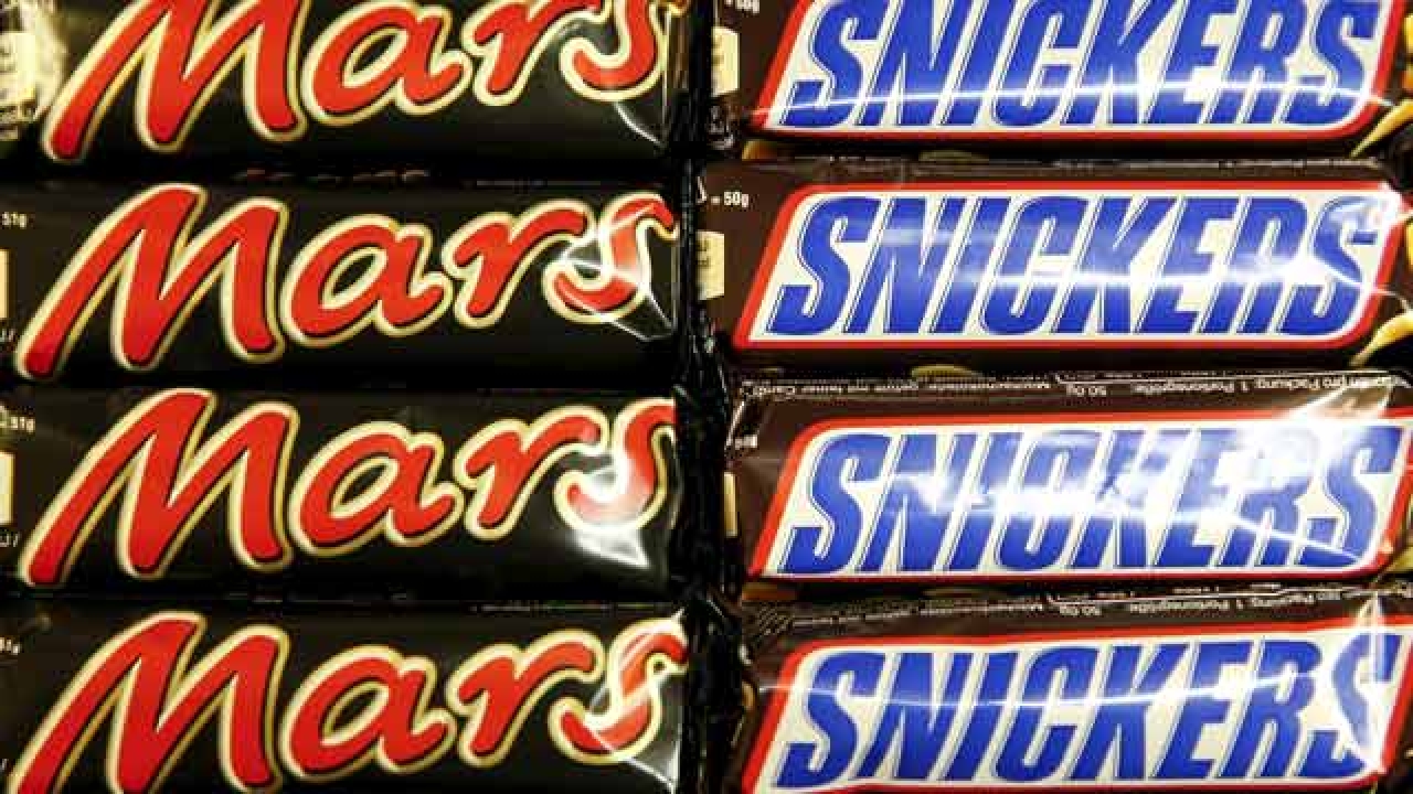 Mars, Snickers bars recalled in Germany after plastic found in them