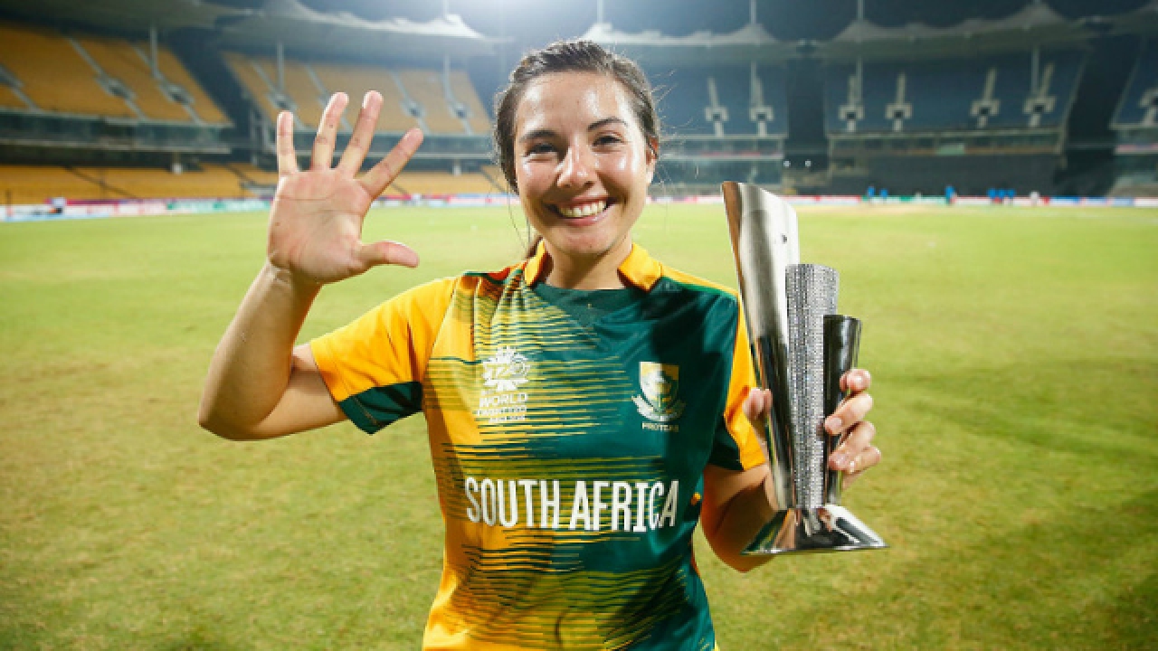 World T20 Legspinner Sune Luus grabs five as SA women crush Ireland