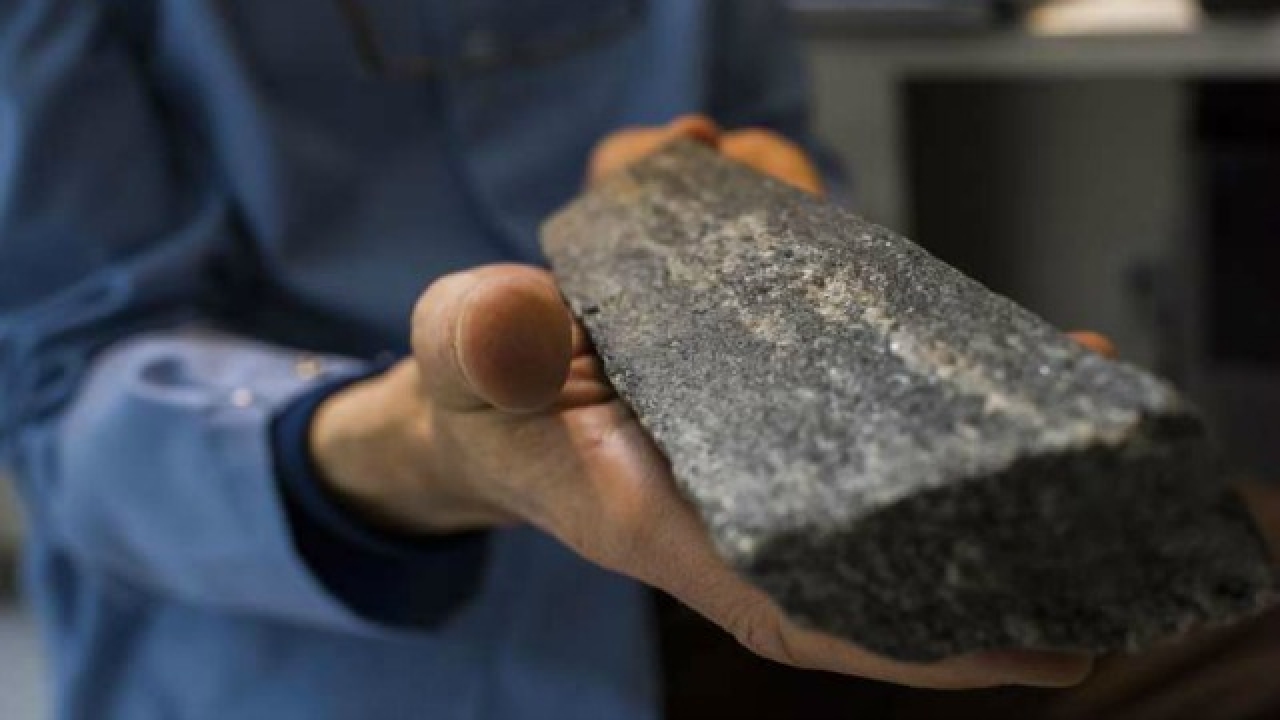 World s Oldest Rock Helps Scientists Unlock Secrets Of Early Earth