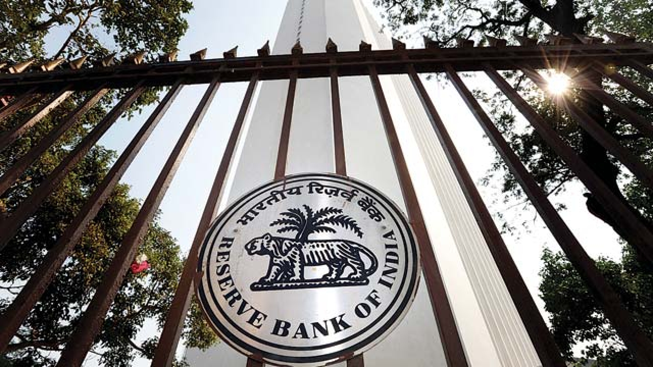 - Die Reserve Bank of India (RBI) hat darauf hingewiesen, indische Investoren und Banken