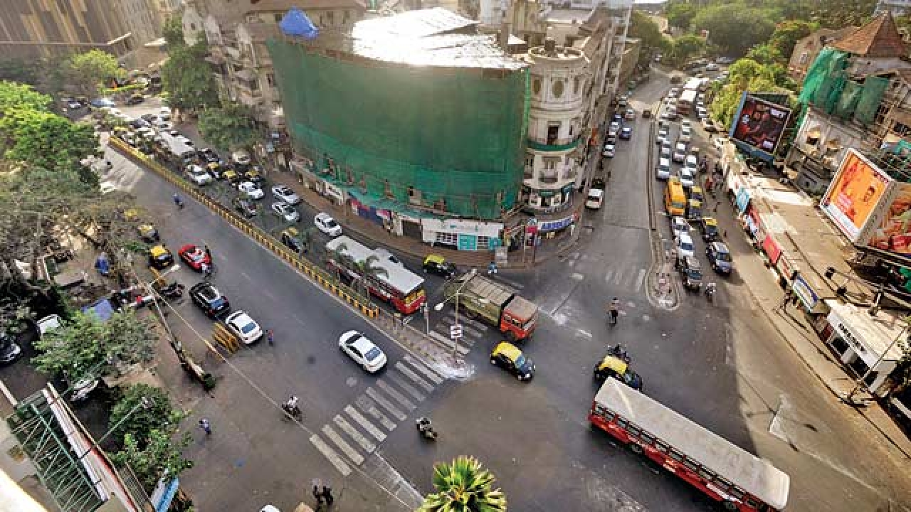 Nepean Sea Rd locals want median strip realigned