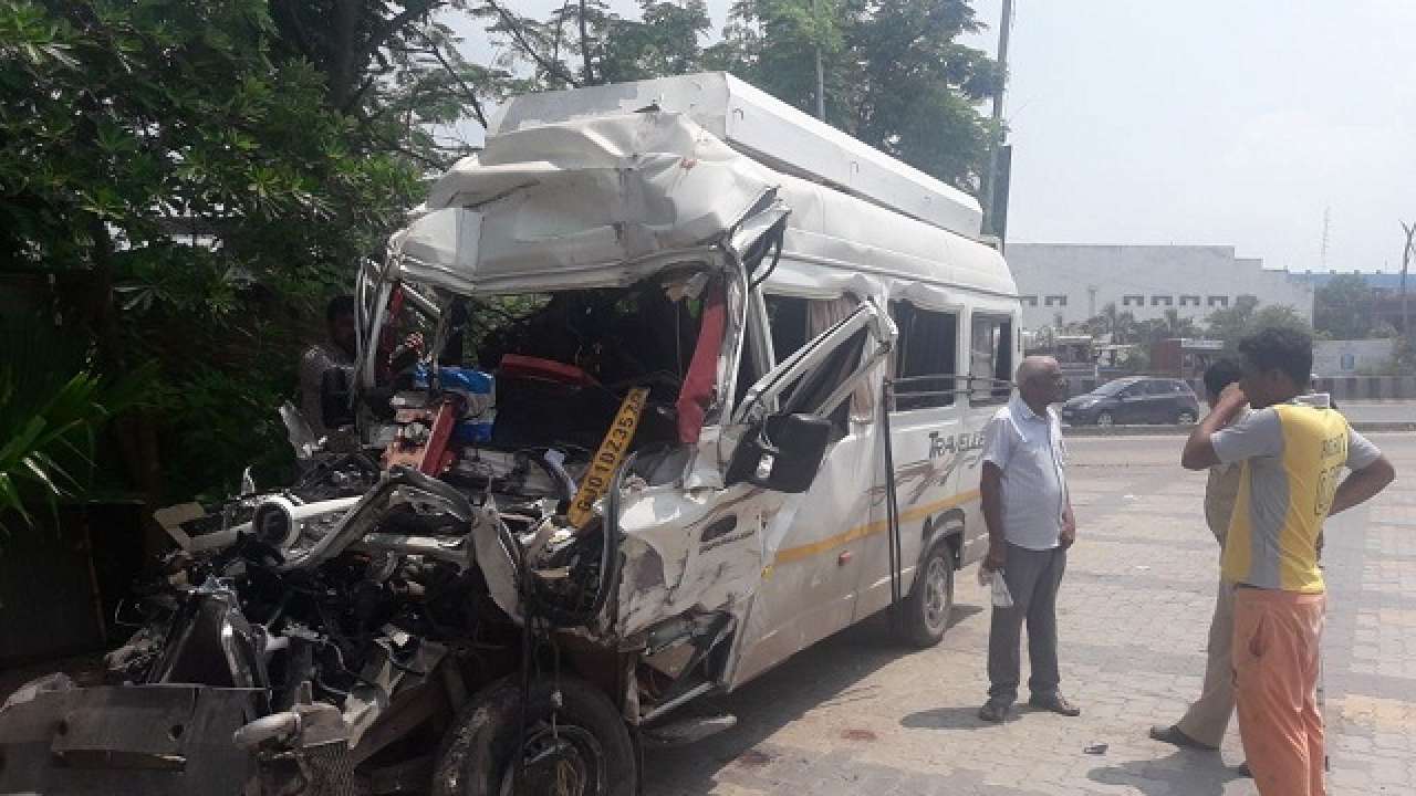 607647-bus-accident-gujarat.jpg