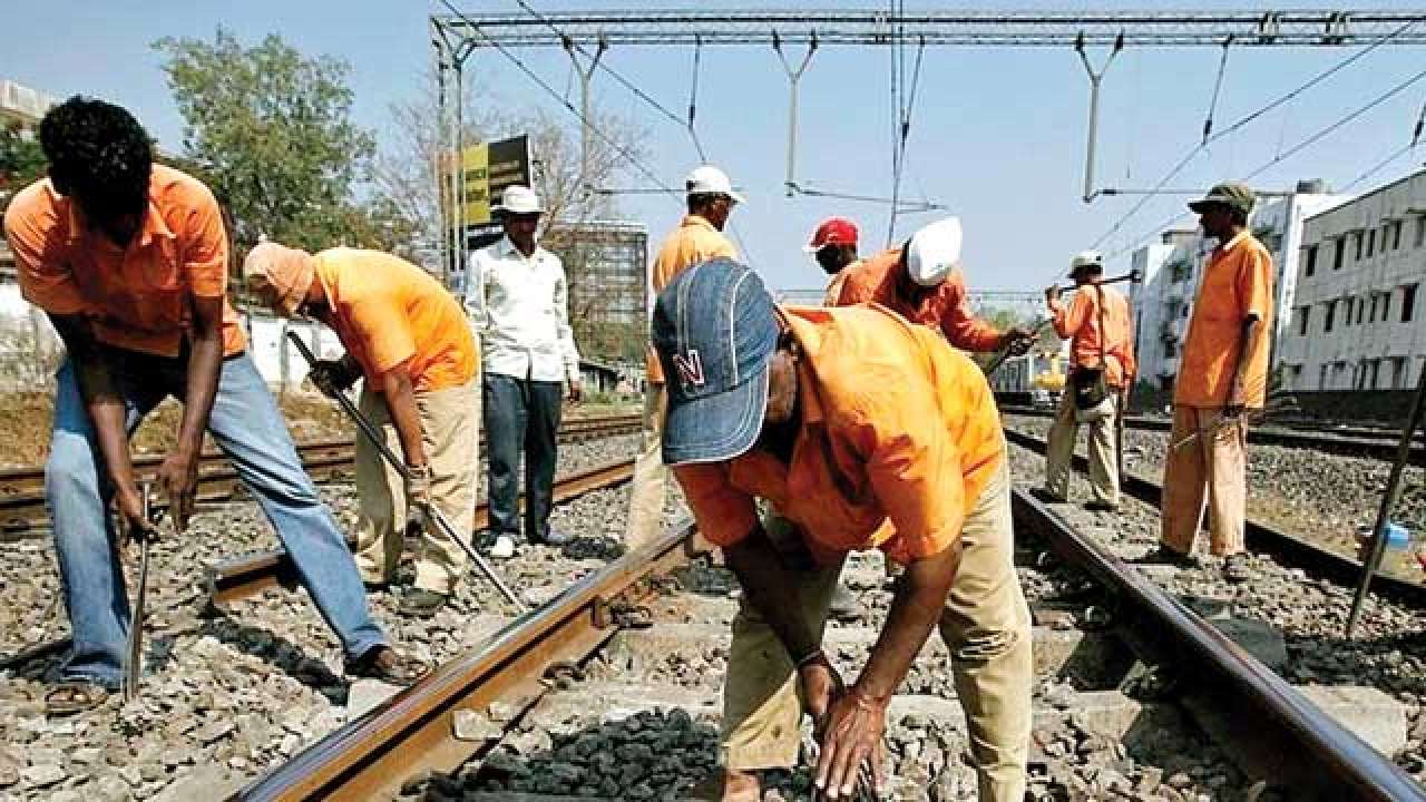 GRP probing if contractor had ensured safety of labourers