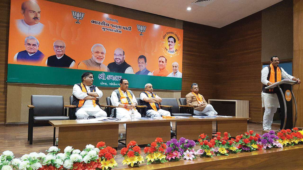 Exit polls show clear majority for BJP in Gujarat and Himachal Exit polls show clear majority for BJP in Gujarat and Himachal