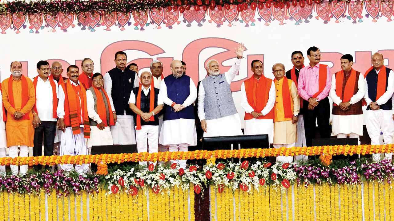 Gujarat: Vijay Rupani and his ministers take oath Gujarat: Vijay Rupani and his ministers take oath