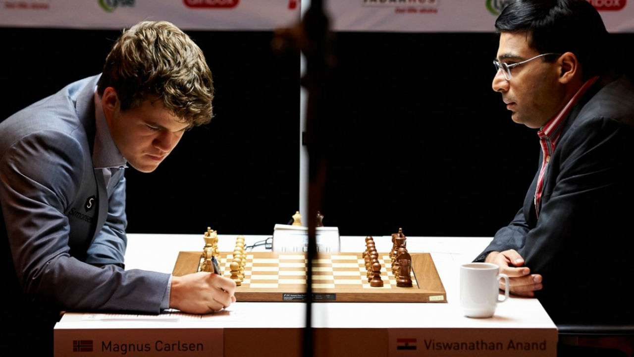 Viswanathan Anand beats World No.1 Magnus Carlsen in World Chess Rapid