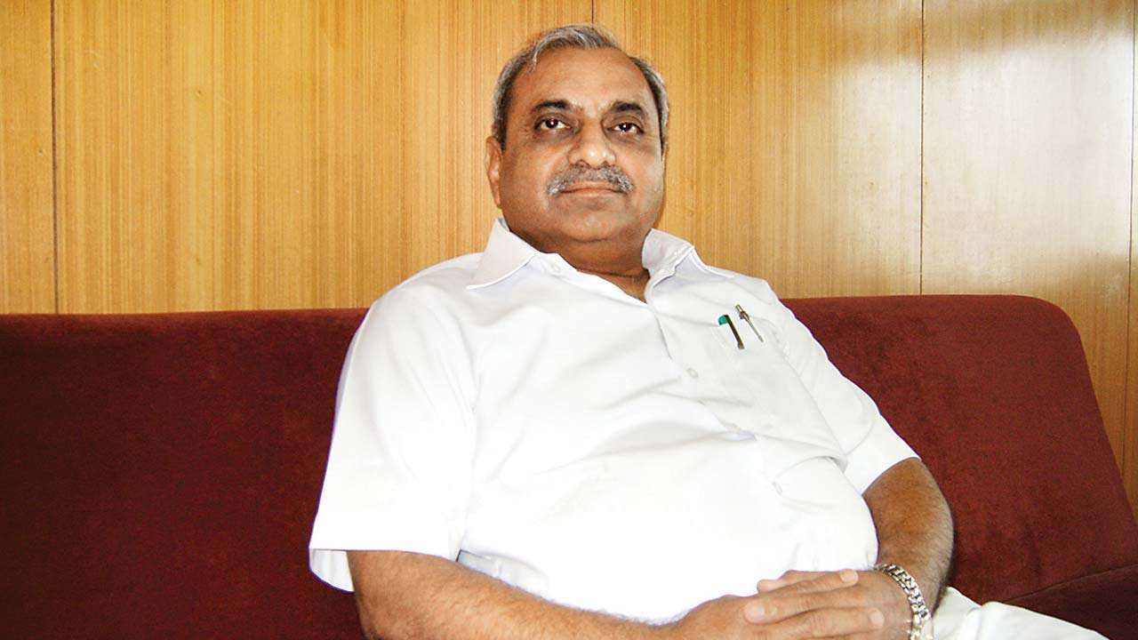 Join Congress: Hardik Patel's Offer To Sulking Nitin Patel, With A Rider Join Congress: Hardik Patel's Offer To Sulking Nitin Patel, With A Rider