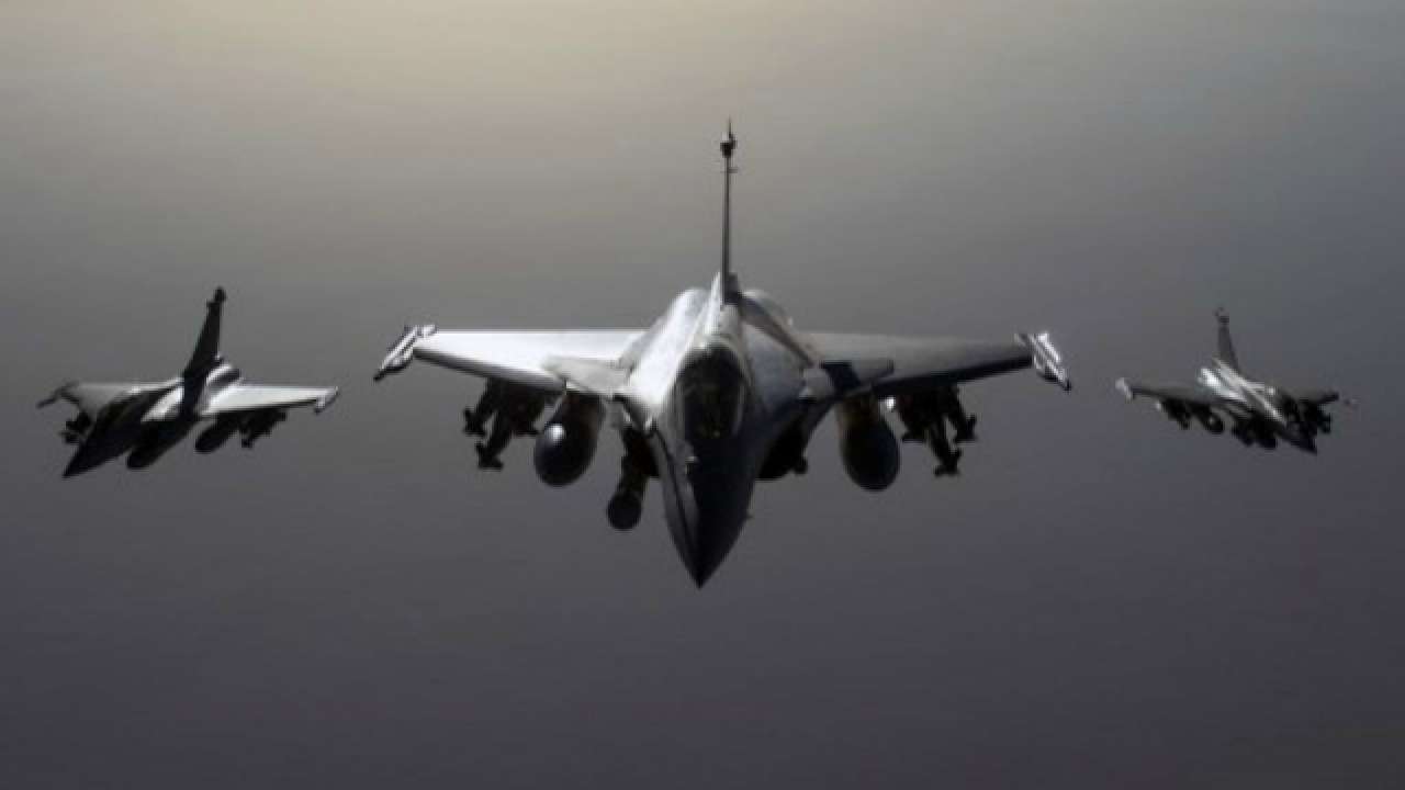 Rahul cries scam in Rafale deal, says Modi personally changed the pact