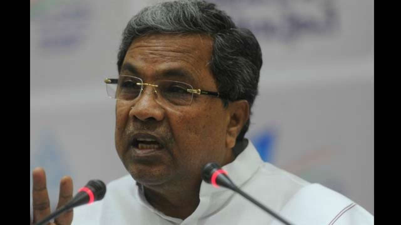Modi drives looking in the rear-view mirror, says Rahul in Karnataka poll rally