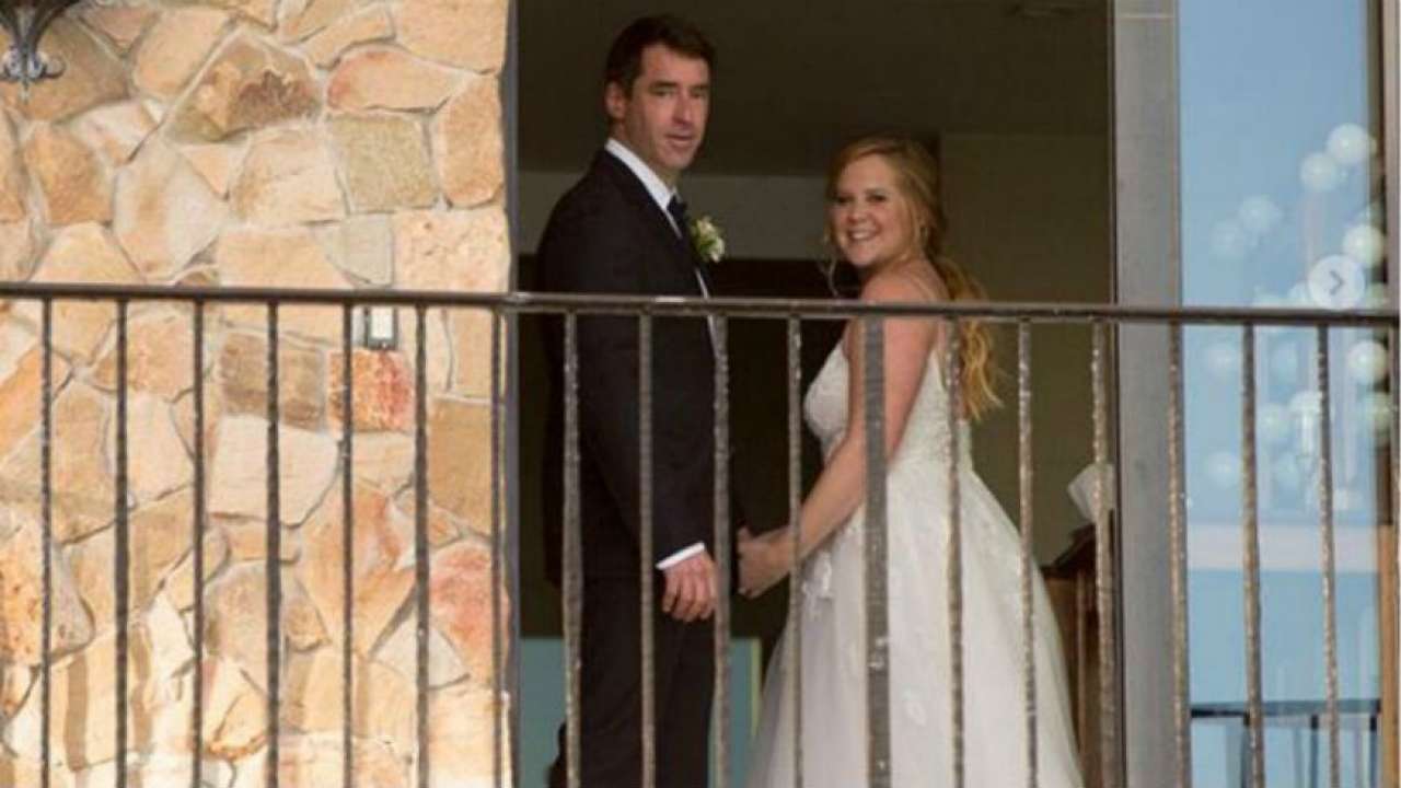 Amy Schumer Chris Fischer get hitched