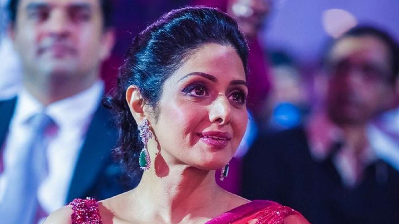 sridevi last movement pic के लिए इमेज परिणाम