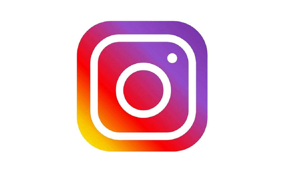 Instagram adds hashtags and profile links in bios Instagram adds hashtags and profile links in bios