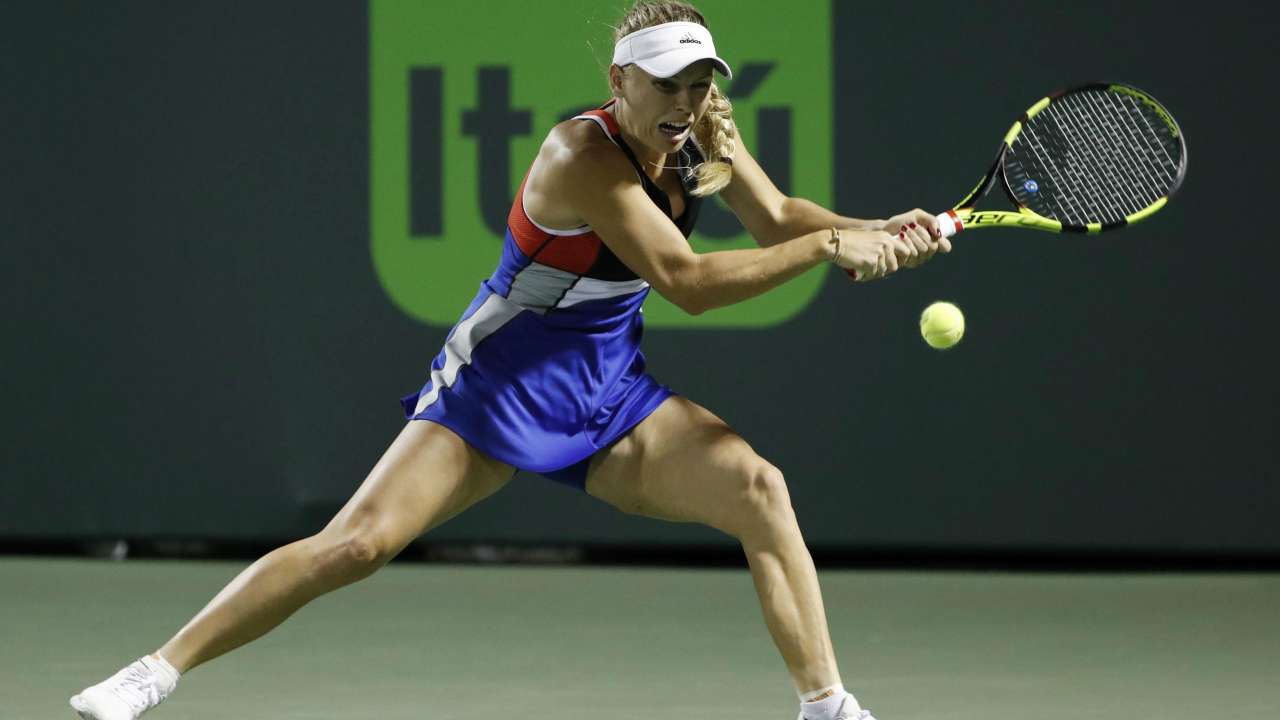 Caroline Wozniacki says she, family subject to threats from Miami Open crowd