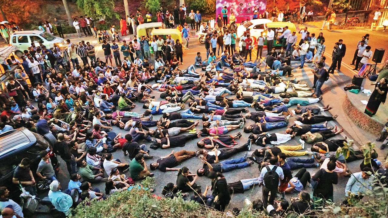 JNU students clash with cops, march to Parliament halted by water canons