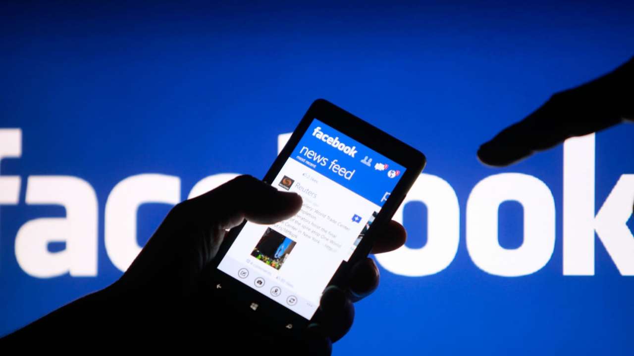 Facebook Facebook dat abreach Mark Zuckerberg FAcebook ads privacy