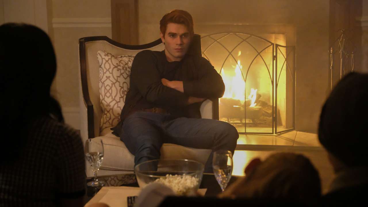 Riverdale's KJ Apa Is the Latest Actor to Pull a Christopher Plummer Riverdale's KJ Apa Is the Latest Actor to Pull a Christopher Plummer