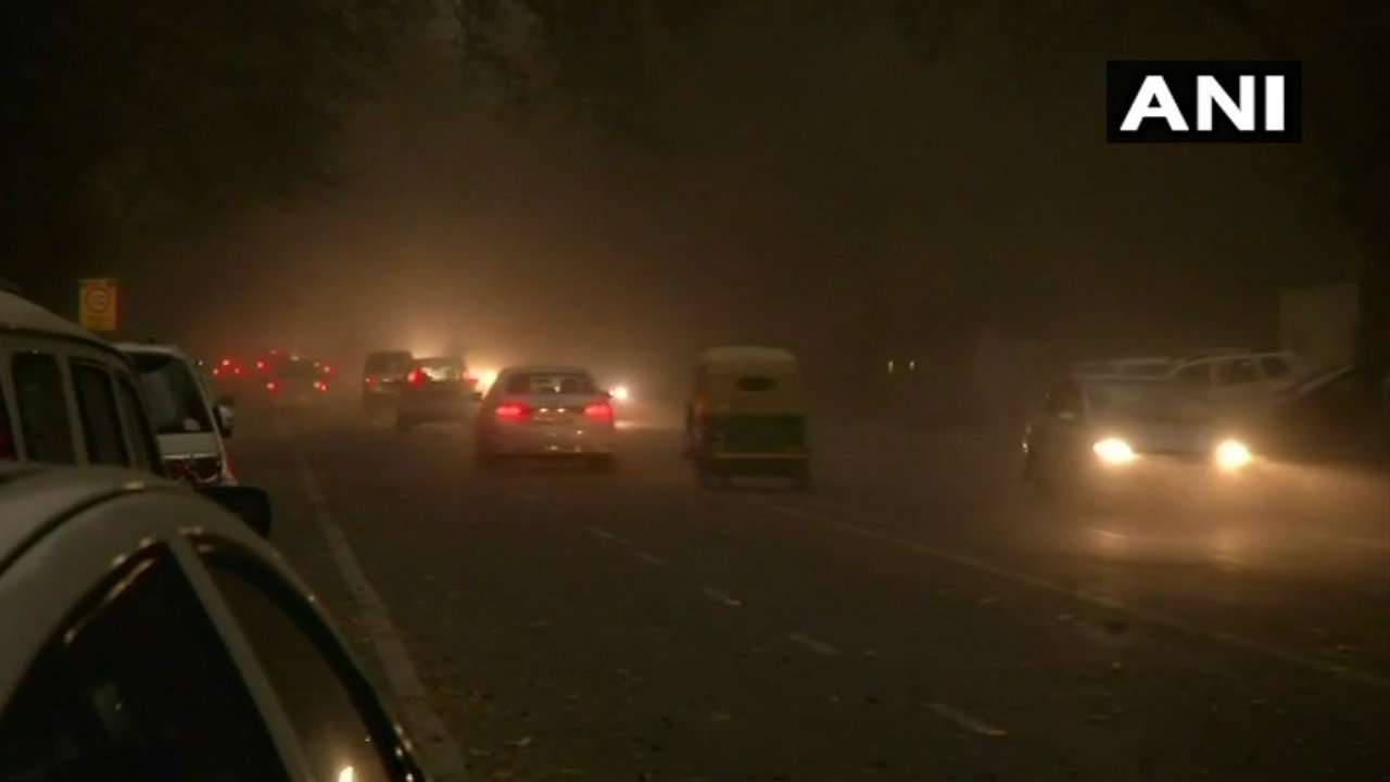 Dust storm hits Delhi, flights delayed up to one hour