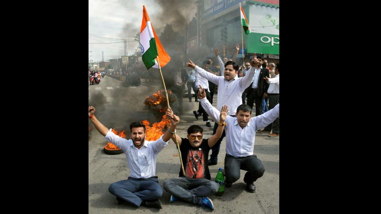 Jammu and Kashmir: Lawyers booked for protest against police Jammu and Kashmir: Lawyers booked for protest against police