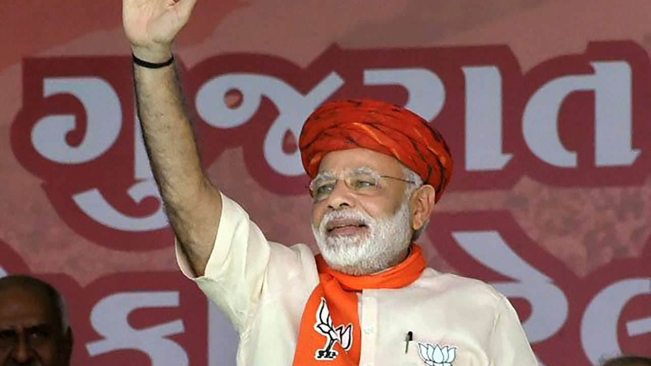 PM Modi asks civil servants to make the best of technology