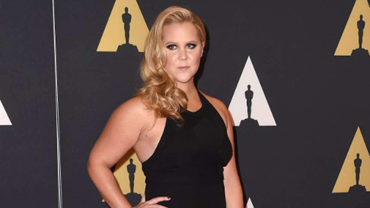 Amy Schumer hospitalized with 'horrible kidney infection'