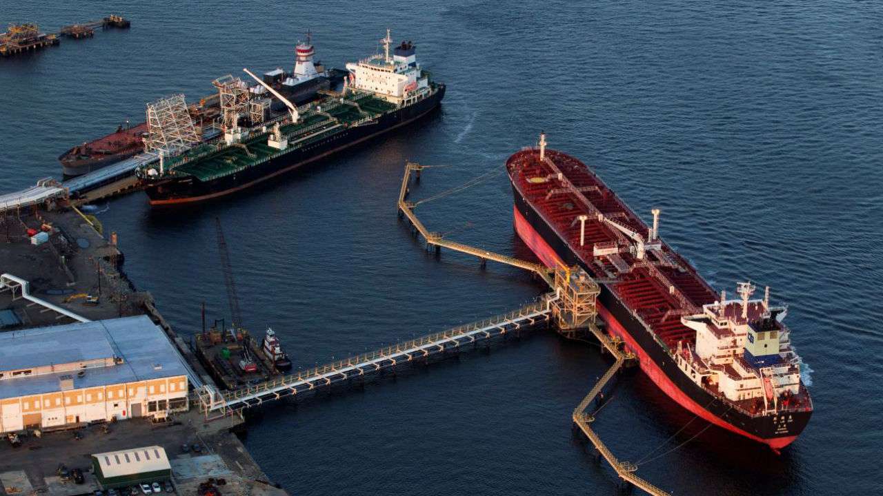 Canada’s Trade Deficit Narrows to Six-Month Low