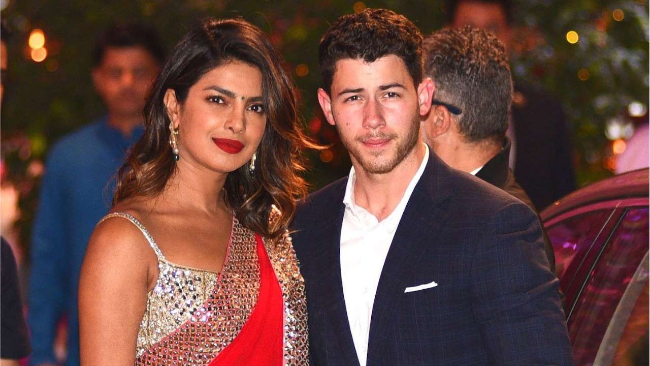   Nick and Priyanka out (June 2018) "title =" Nick and Priyanka out (June 2018) "data-title =" As Nick and Priyanka began to do more public appearances is when we We started to realize that it could be a lot more serious than we thought. The two took him to Goa with the rest of the Chopra family, including Parineeti Chopra, and even made an appearance together at Akash Ambani and Shloka Mehta's pre-engagement party. "Data-url =" http: //www.dnaindia. com / bollywood / photo-gallery-in-photos-priyanka-chopra-and-nick-jonas-relation-of-the-gala-to-an-october-wedding-2643111 / nick-and-priyanka-out- and- about- (June-2018) -2643116 "clbad =" img-responsive "/>


<p> 5/8 </p>
<h3/>
<p>  When Nick and Priyanka started making more public appearances, that's when we started to realize that it could be a lot more serious than we thought. The two men took him to Goa with the rest of the Chopra family, including Parineeti Chopra, and even made an appearance together at Akash Ambani and Shloka Mehta's pre-engagement party. </p>
</p></div>
<p clbad=