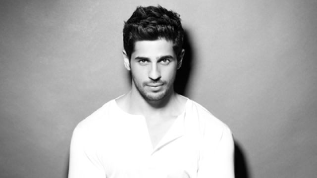 Sidharth Malhotra lives his childhood dream with 'Brothers' | Latest