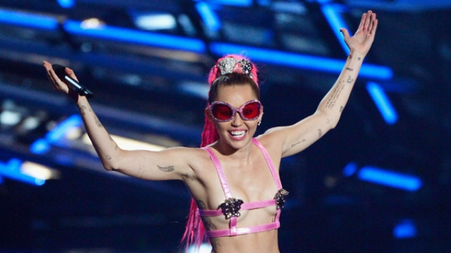 MTV VMAs 2015: Taylor Swift leads winners but Miley Cyrus rules ...