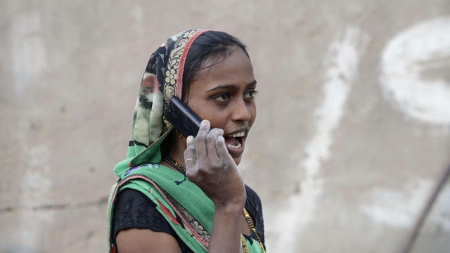 How should a man approach women for dating in, india?