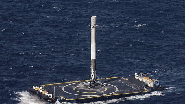 POTUS Obama congratulated on Spacex for the achievement