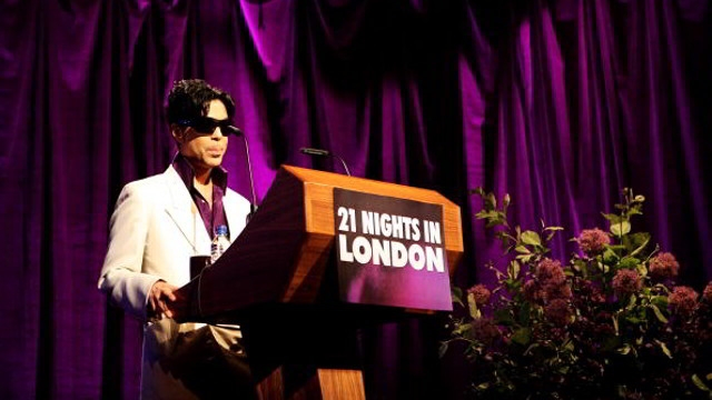 Legendary pop star Prince dies at age 57