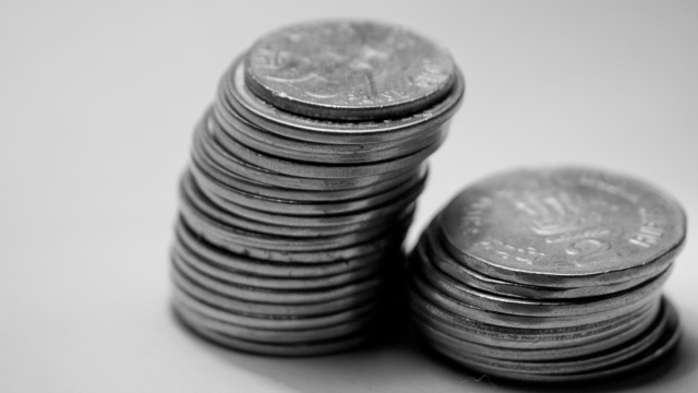 Rupee weakens 10 paise against dollar in early trade
