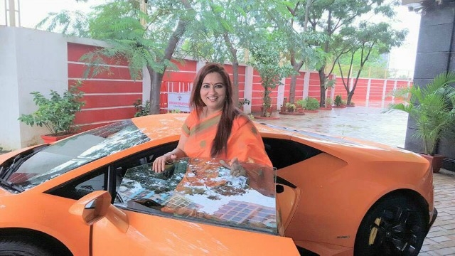 Watch Maha Bjp Mla S Wife Crashes Brand New Lamborghini